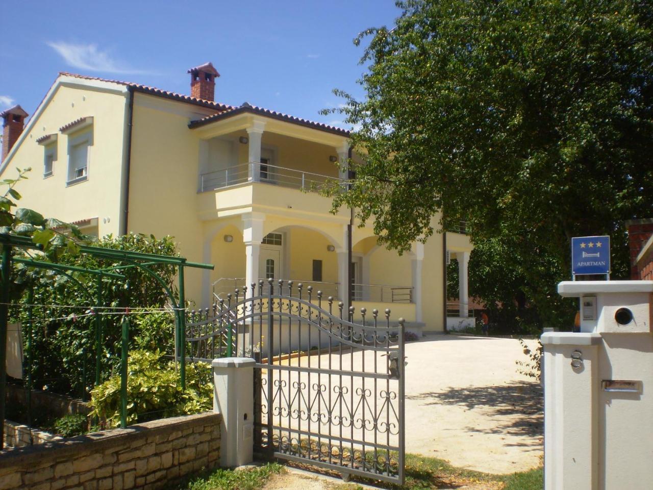 Apartments Rajci Ровинь Экстерьер фото